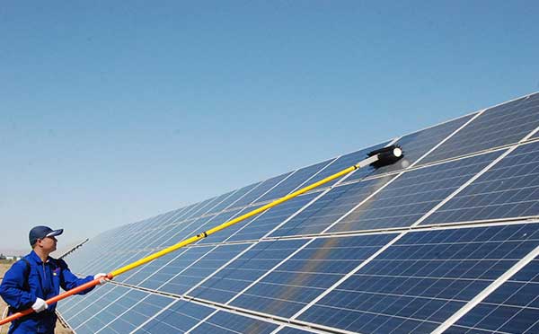 屋頂光伏太陽板清洗工具