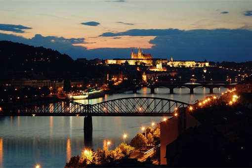 光伏板路燈和太陽能路燈有區別嗎