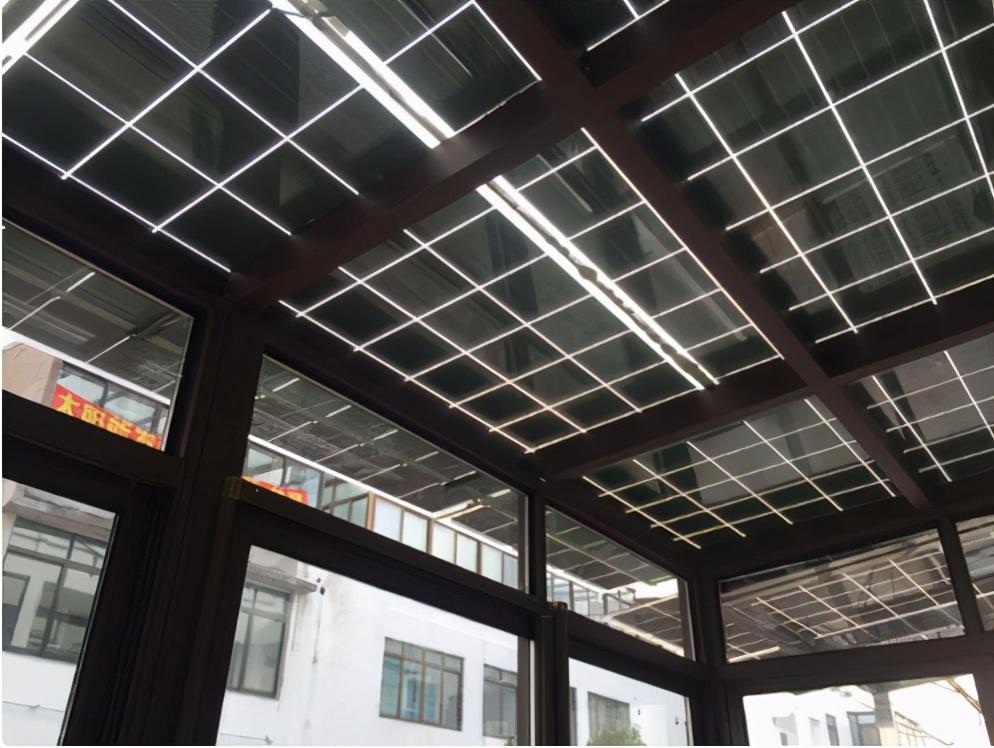 光伏板陽光房屋頂照片